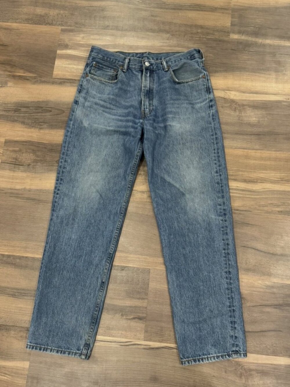 Levi's 550 Jeans Mens 34x32 Blue Med Wash Relaxed Fit Tapered Denim Red Tab